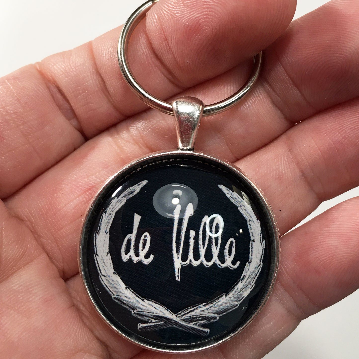Vintage Cadillac De Ville Chrome Wreath Fender Emblem Badge 1.2" Keychain